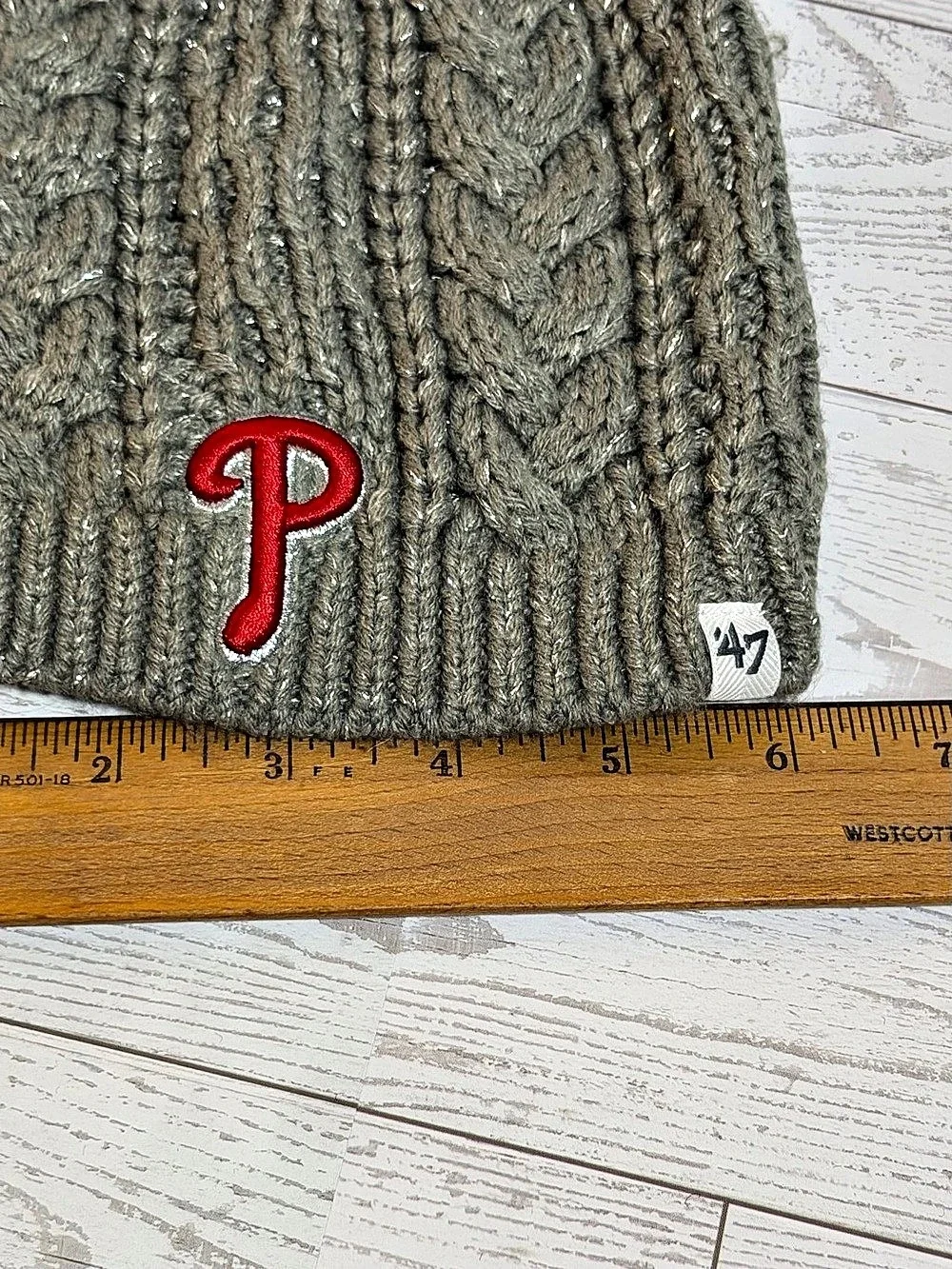 Philadelphia Phillies ’47 Brand Women’s Gray Cable Knit Pom Beanie Sparkle MLB